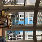 Striking Seaside One Bed Balcony Flat In Brighton