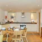 Gara Rock - Garden Apartment 7, Salcombe