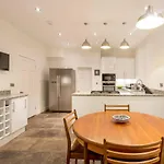Joivy Spacious Flat With Garden In City Centre