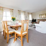 2 Seabreeze Cottages