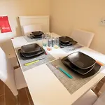 Host & Stay - Hanover Apartment