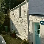 Chapel House, St Ives, Cornwall - One Bedroom Cottage