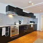 Host & Stay - Victoria Gardens