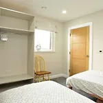 Apartment 10, South Pier, 13-14 Kerr Street,