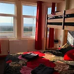 Red Roomz