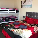 Red Roomz