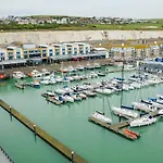 Orion Marina Sea View - Parking - By Brighton Holiday Lets