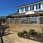 4 Coram Court