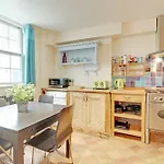 Brighton Getaways - Pebble Mews