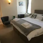 Tors Top Bed And Breakfast