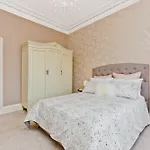 2 Bedroom Penthouse Apartment Sleeps 4