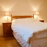 1 Bedroom Apartment In Edinburgh