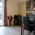 1 Bedroom Apartment With Private Patio Sleeps 3