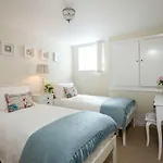 Albany Apartment