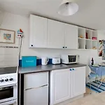 Holiday Home Kitts Court