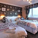 Senglea Lodge