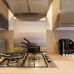 Central Ayr Main Road Apartment