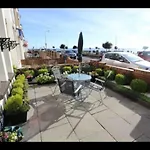 Pembroke House Apartments