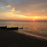 Whitstable Tree House Retreat