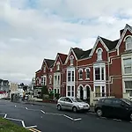 2 Bedroom Modern Apartment, Uplands, Swansea