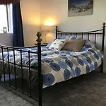 Stunning 4 Bed Townhouse In Central Dawlish