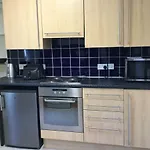Flat 3,19 Pier Street