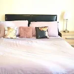 Lesley Apartments