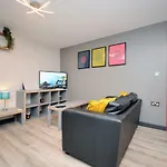 Stone'S Throw City Centre - Tv In Every Bedroom!