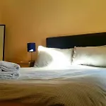 Lesley Apartments