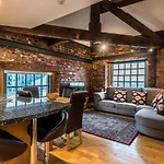 Trafalgar Penthouse