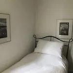 Victorian Apartment 5 Mins From The Sea