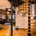 Trafalgar Penthouse