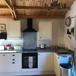 Cosy Dog Friendly Lodge With An Outdoor Bath On The Isle Of Wight