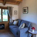 Cosy Dog Friendly Lodge With An Outdoor Bath On The Isle Of Wight
