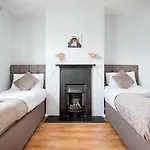The Location - Tv In Every Bedroom!