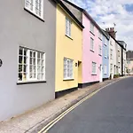 17 Mill Green