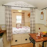Shepherds Hut - The Crook