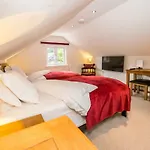 Badgers Den - Covehurst Bay Holiday Cottage
