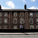 Stylish Flat In 1860'S Listed Building