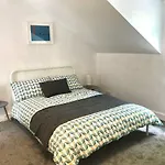 Castleton Townhouse