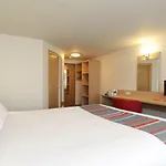 Travelodge Swansea M4