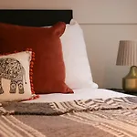 Woolton Apartments
