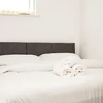 Serviced Apartment In Liverpool City Centre - Free Parking - Balcony - By Happy Days