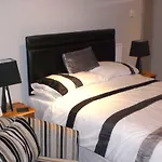 Cheapsleepz 49 Moscow Drive