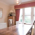 5 Bedroom House With Free Parking