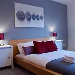 3 Bedroom Apartment With Private Roof Terrace