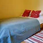 Spacious 2 Bedroom Home In Leith