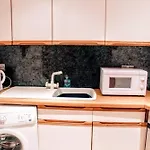 1 Bedroom Apartment Near The Old Town