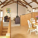 Twinkles, Charming And Spacious Family Cottage In Cornwall With Sunny