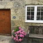 West Rew Farm Cottages